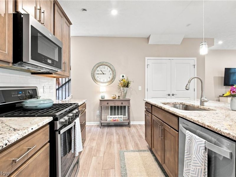 27878 Birchwood Court , Westlake, OH 44145 Photo 7