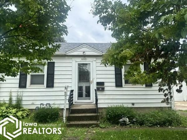 444 1St Street SW, Britt, IA 50423