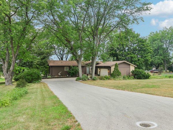 N1615 Poeppel Road, Fort Atkinson, WI 53538
