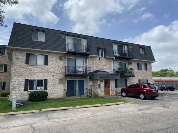 1321 N Baldwin Court, Unit 3A, Palatine, IL 60074