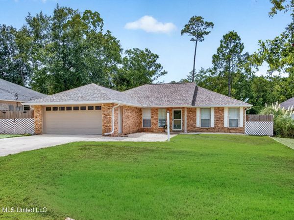79297 E Diamondhead Drive, Diamondhead, MS 39525