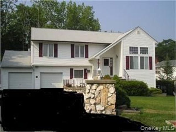 51 Keats Drive, New Windsor, NY 12553