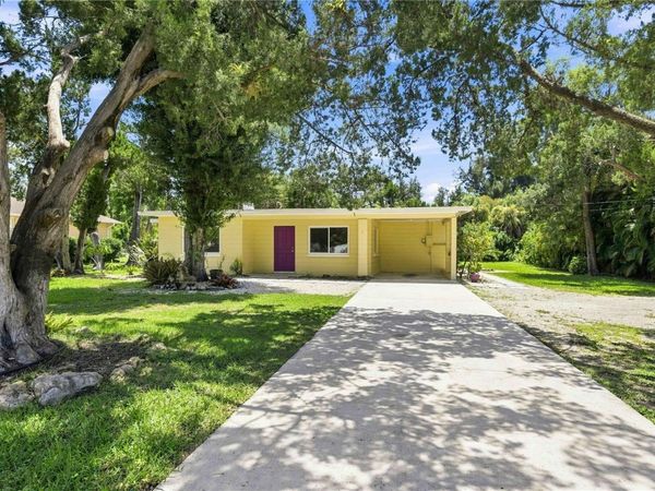 114 LAKEVIEW DRIVE , NOKOMIS, FL 34275