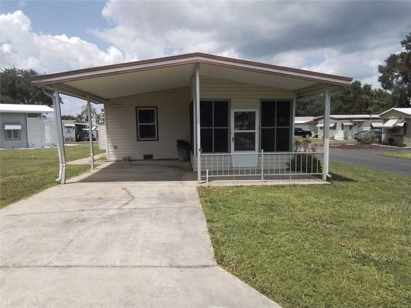 915 MARK ROAD, LEESBURG, FL 34748
