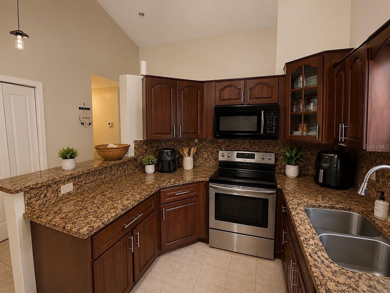 33 Peachtree Place, Boynton Beach, FL 33436 Photo