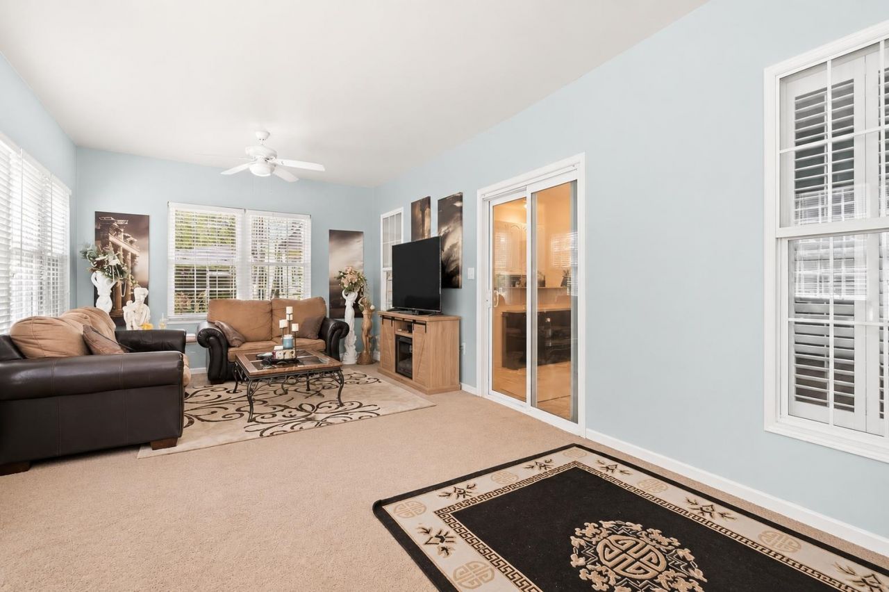 309 Meadowside Dr. Photo 11