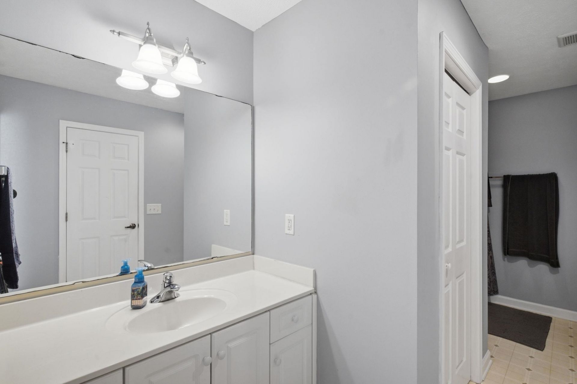 309 Meadowside Dr. Photo 28