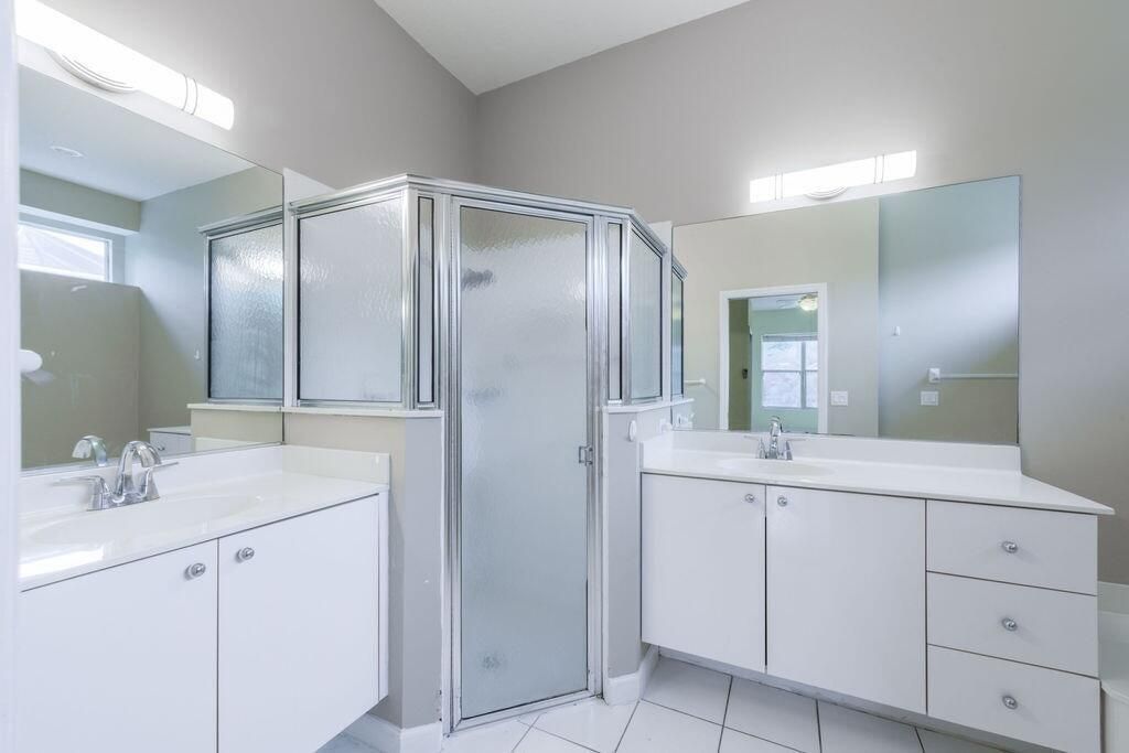 546 SW New Castle Cove, Port Saint Lucie, FL 34986 Photo