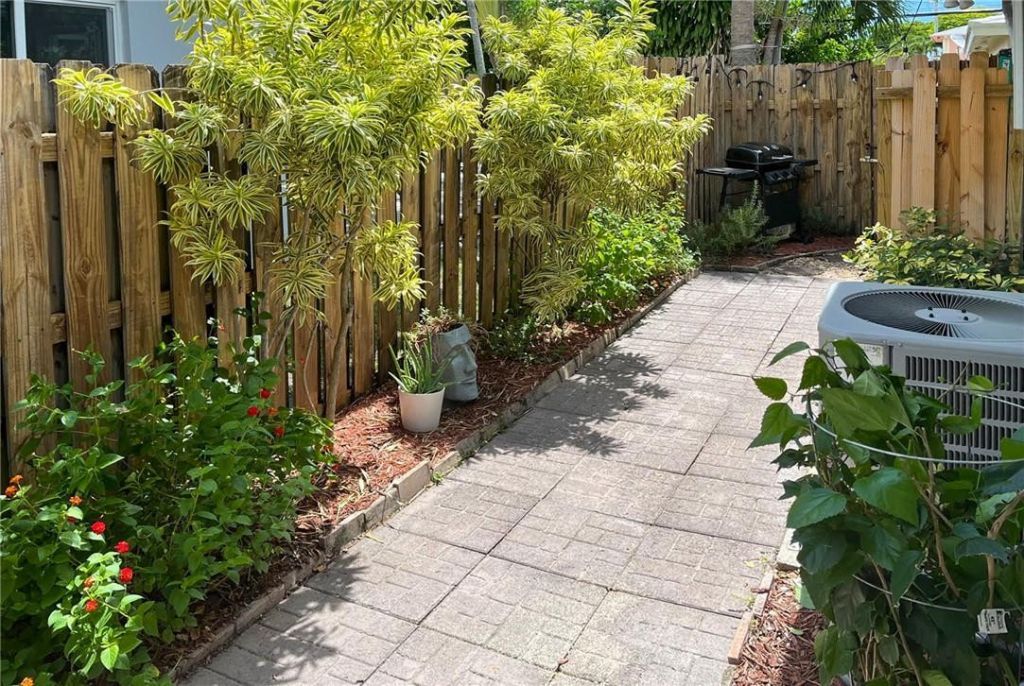 5932 NE 17th Road, Fort Lauderdale, FL 33334 Photo