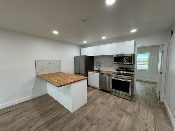 2200 NE 173RD Street, Unit 4, North Miami Beach, FL 33160