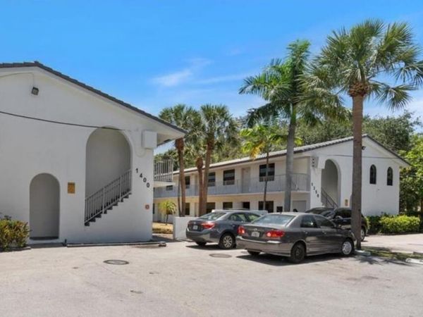 1350 NE 5TH Terrace, Unit 4, Fort Lauderdale, FL 33304