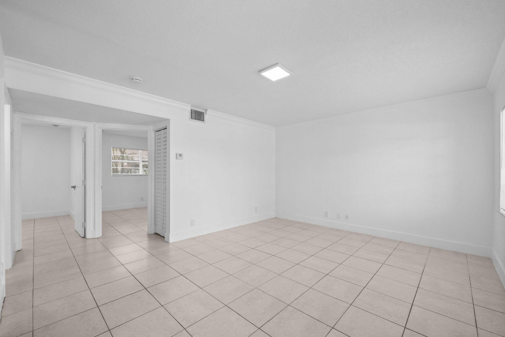 110 SE 2nd Street, Unit 103, Hallandale Beach, FL 33009 Photo