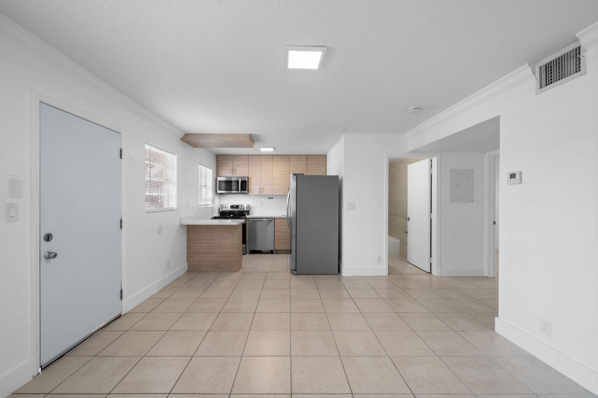 110 SE 2nd Street, Unit 103, Hallandale Beach, FL 33009 Photo