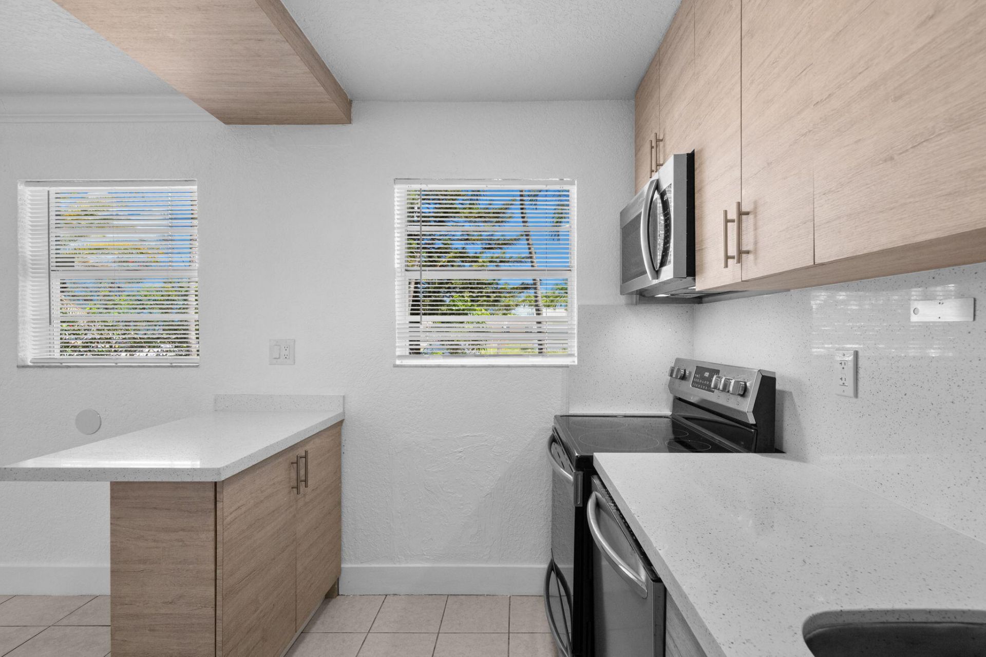 110 SE 2nd Street, Unit 103, Hallandale Beach, FL 33009 Photo