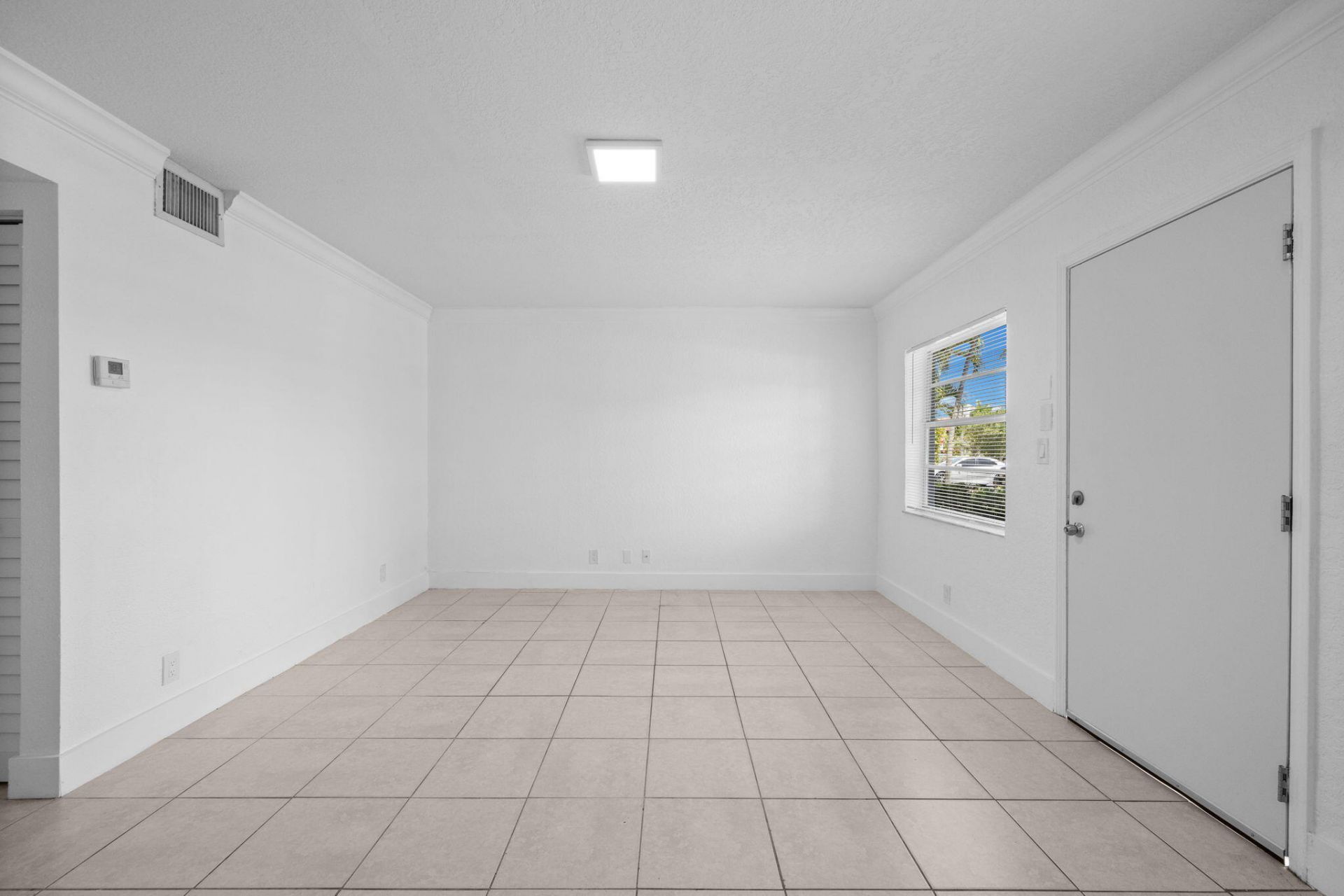 110 SE 2nd Street, Unit 103, Hallandale Beach, FL 33009 Photo