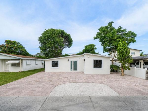 325 SW 8TH Avenue, Delray Beach, FL 33444