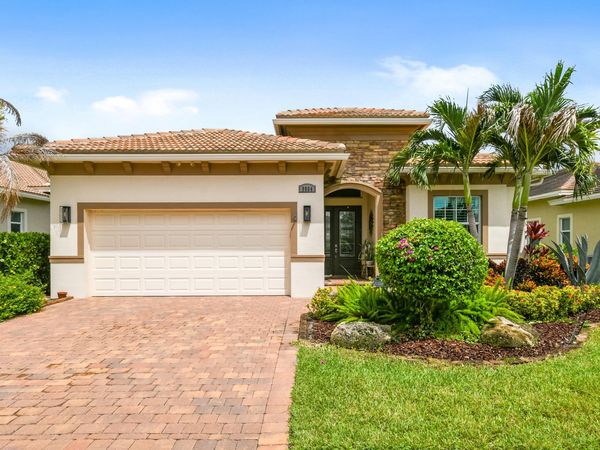 8864 SW Montova Way, Port St. Lucie, FL 34987