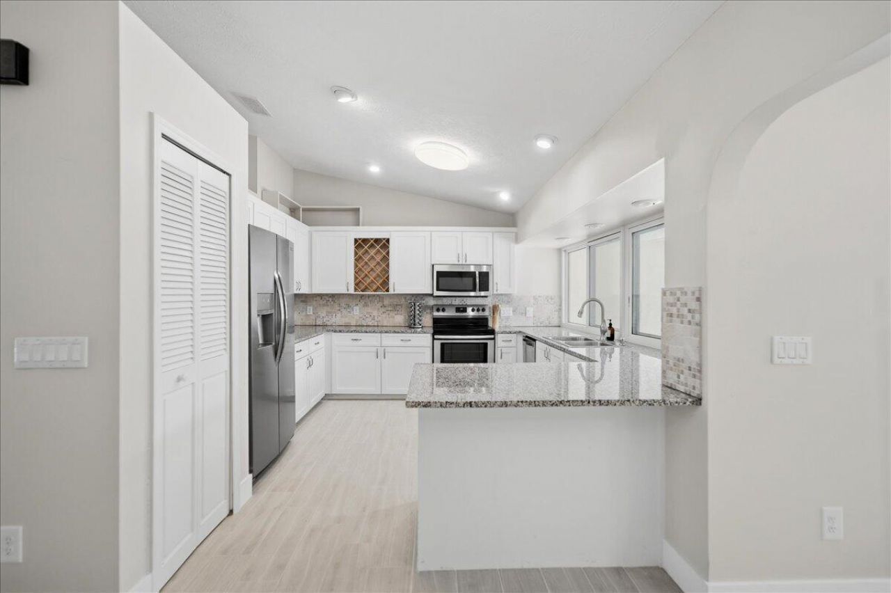 320 NE Surfside Avenue, Port Saint Lucie, FL 34983 Photo