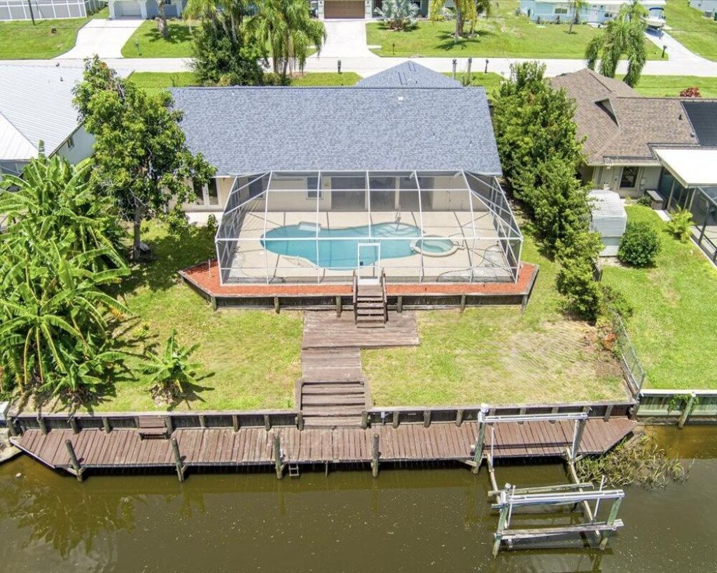 320 NE Surfside Avenue, Port Saint Lucie, FL 34983 Photo