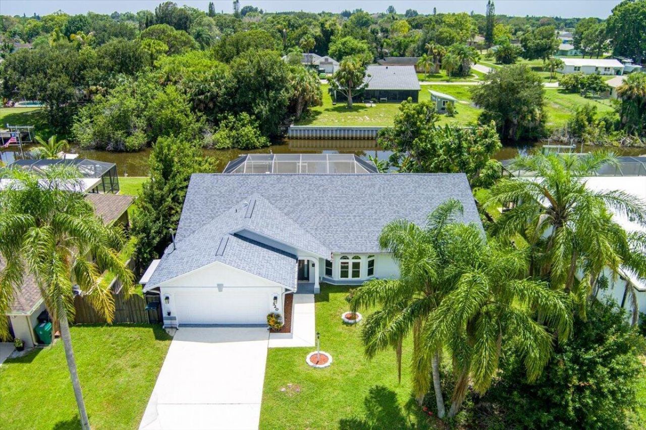 320 NE Surfside Avenue, Port Saint Lucie, FL 34983 Photo