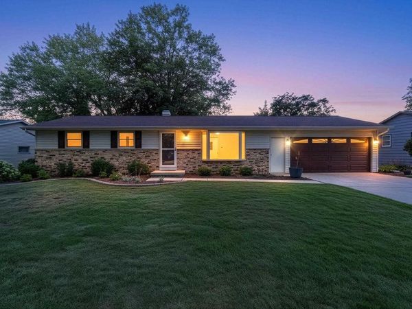 2766 BERKEN COURT, Green Bay, WI 54304