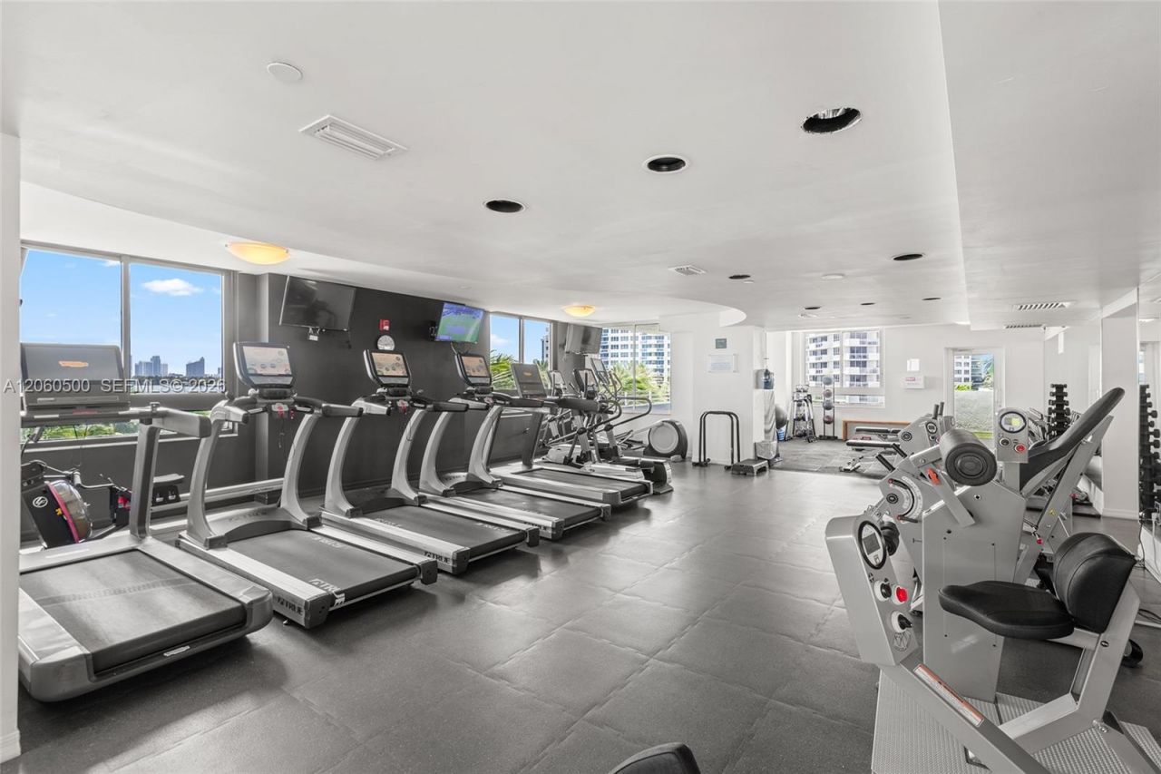 1330 West Ave, Unit 1406, Miami Beach, FL 33139 Photo