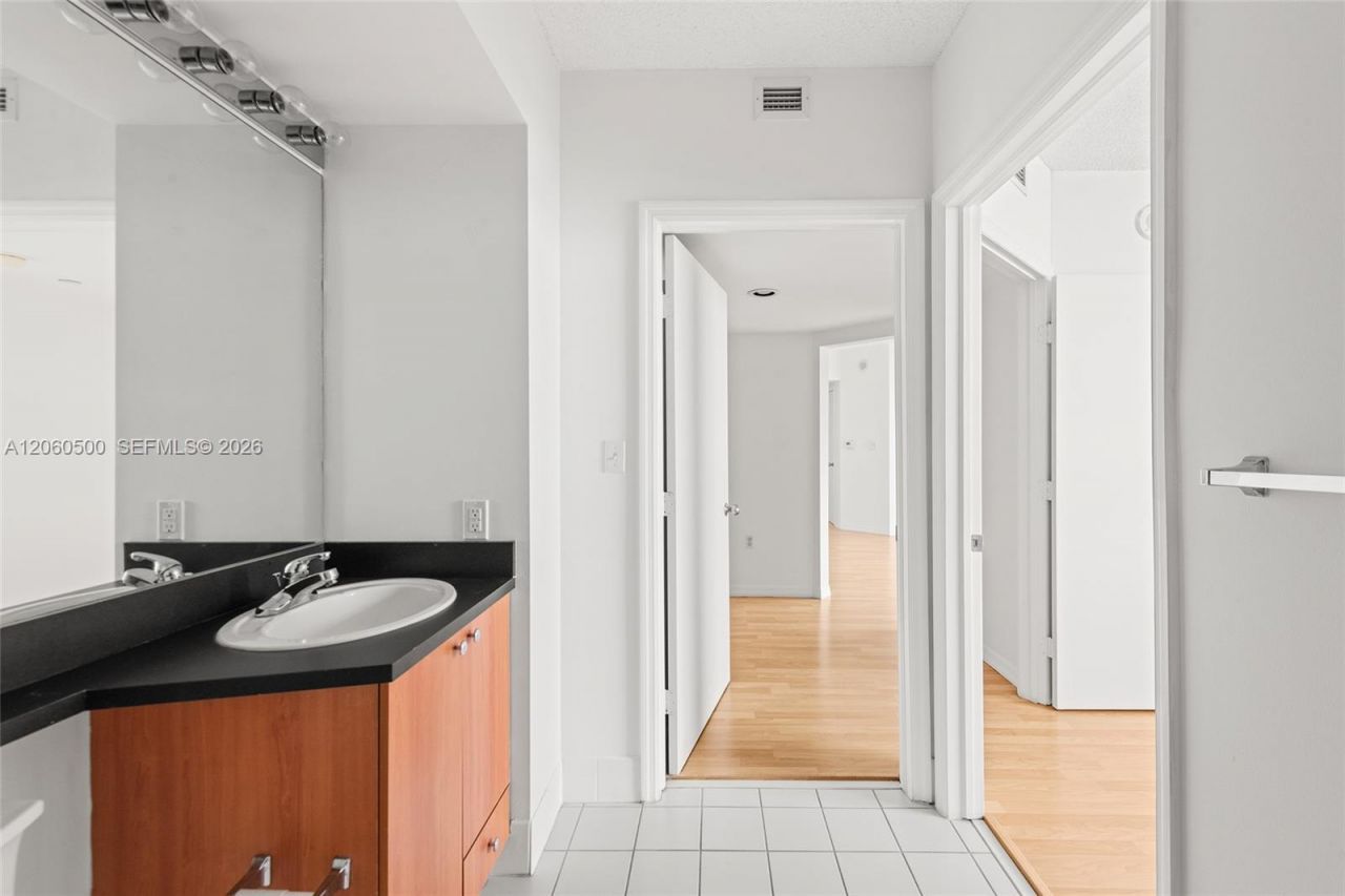 1330 West Ave, Unit 1406, Miami Beach, FL 33139 Photo