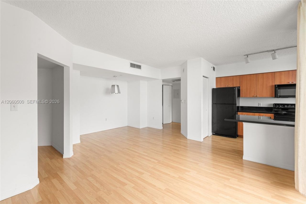 1330 West Ave, Unit 1406, Miami Beach, FL 33139 Photo