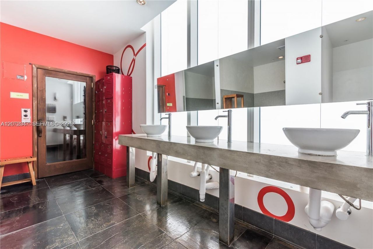 133 NE 2nd Ave, Unit 2808, Miami, FL 33132 Photo