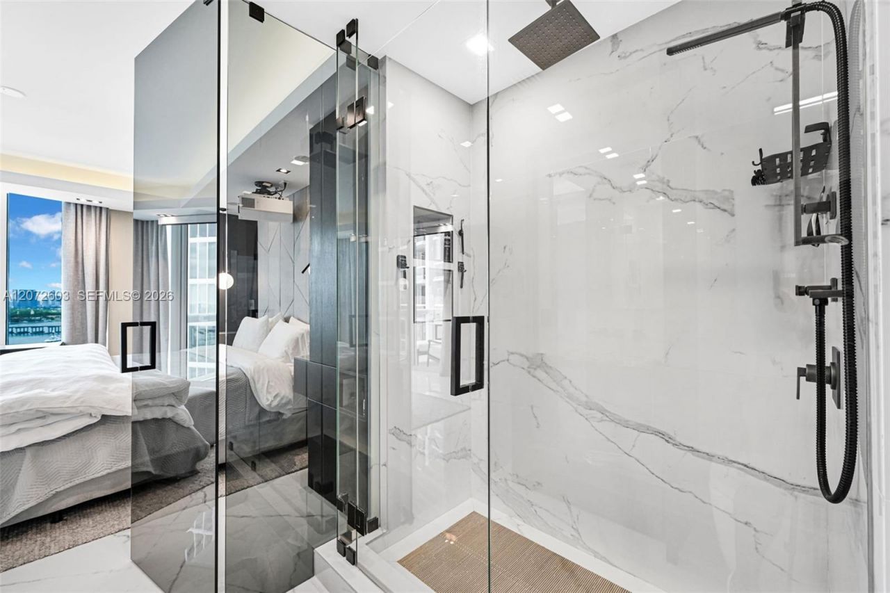 1000 S Pointe Dr , Unit 1706, Miami Beach, FL 33139 Photo
