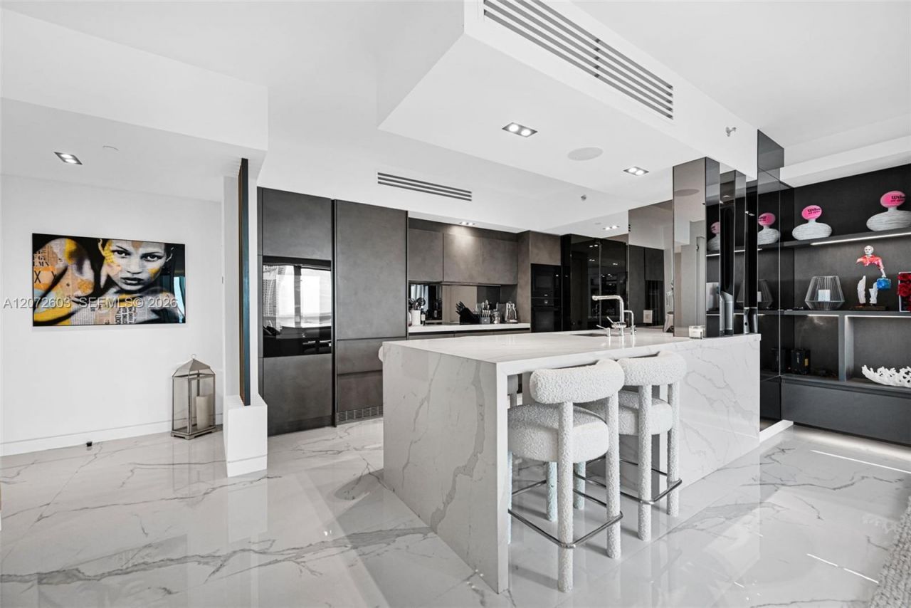 1000 S Pointe Dr , Unit 1706, Miami Beach, FL 33139 Photo