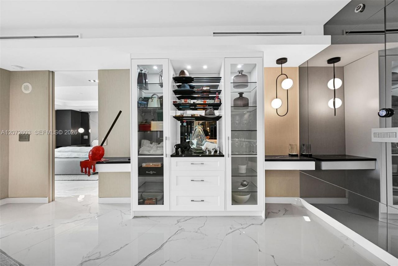 1000 S Pointe Dr , Unit 1706, Miami Beach, FL 33139 Photo
