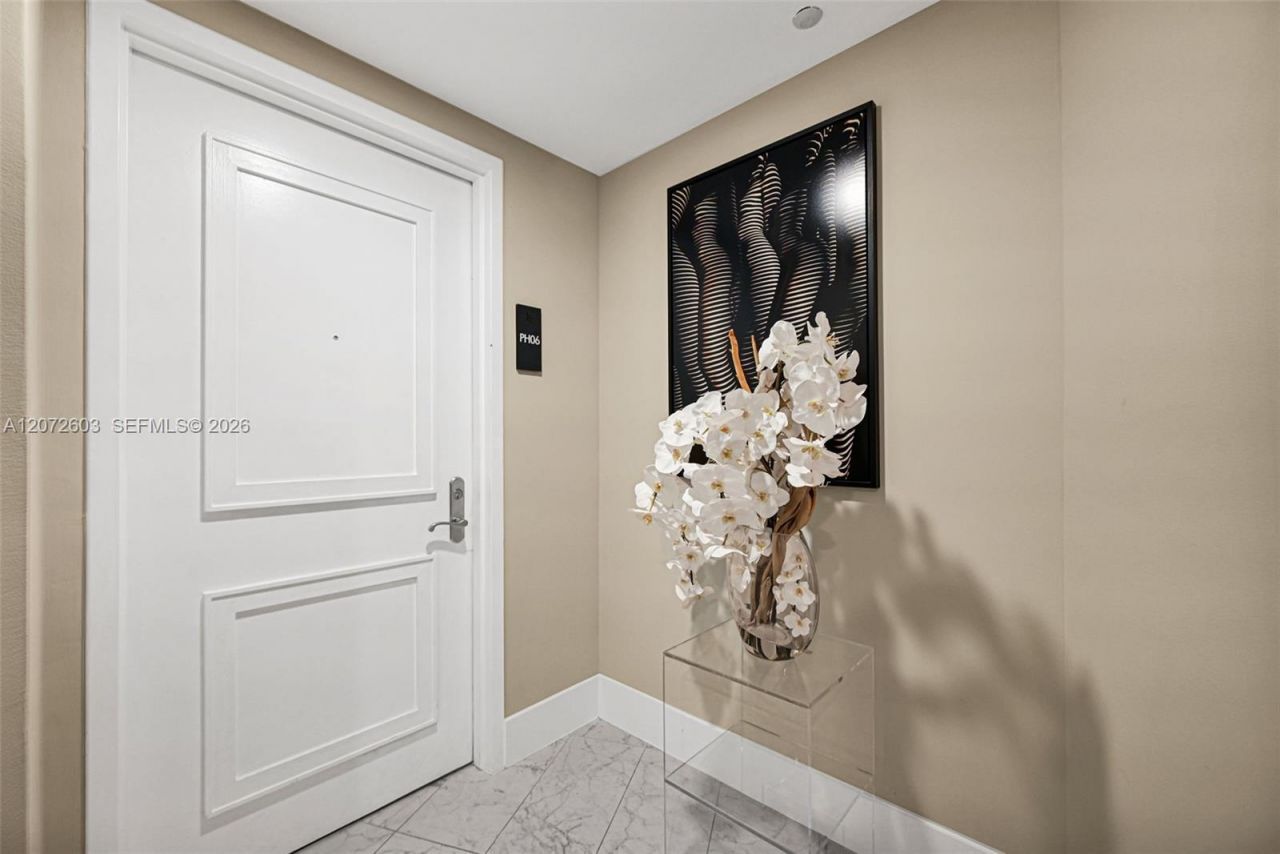 1000 S Pointe Dr , Unit 1706, Miami Beach, FL 33139 Photo