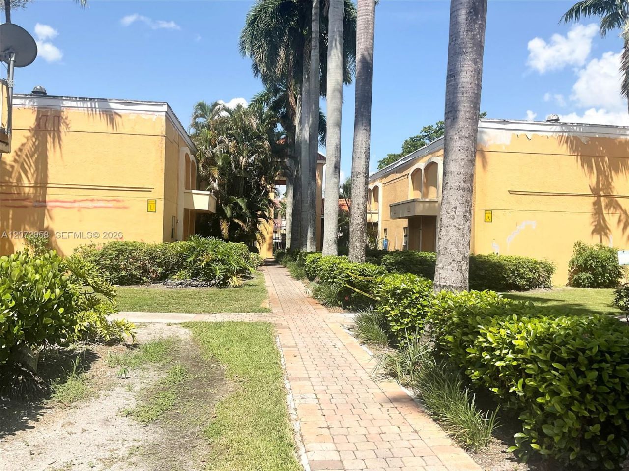 17901 NW 68th Ave , Unit T207, Hialeah, FL 33015 Photo