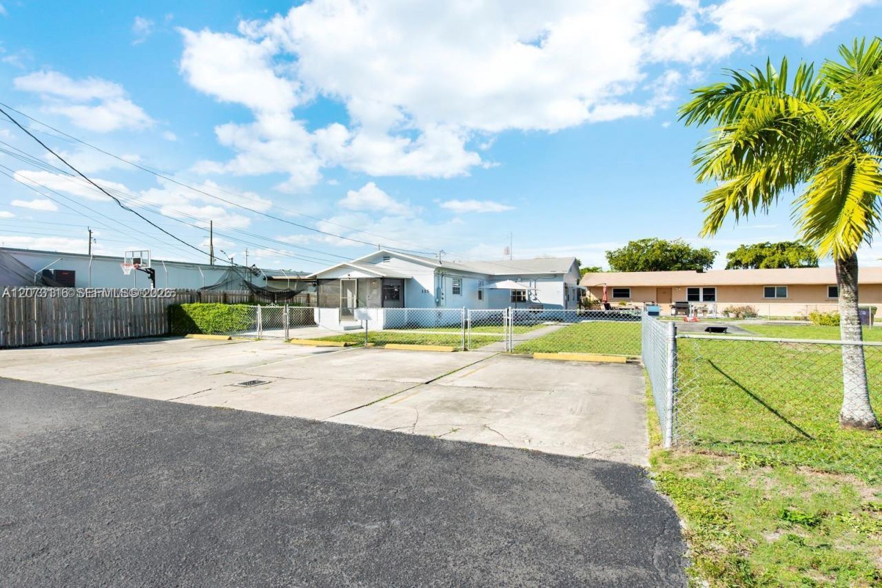 115 SE 2nd St , Unit 2, Hallandale Beach, FL 33009 Photo
