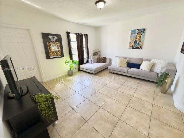301 NW 37th St , Miami, FL 33127