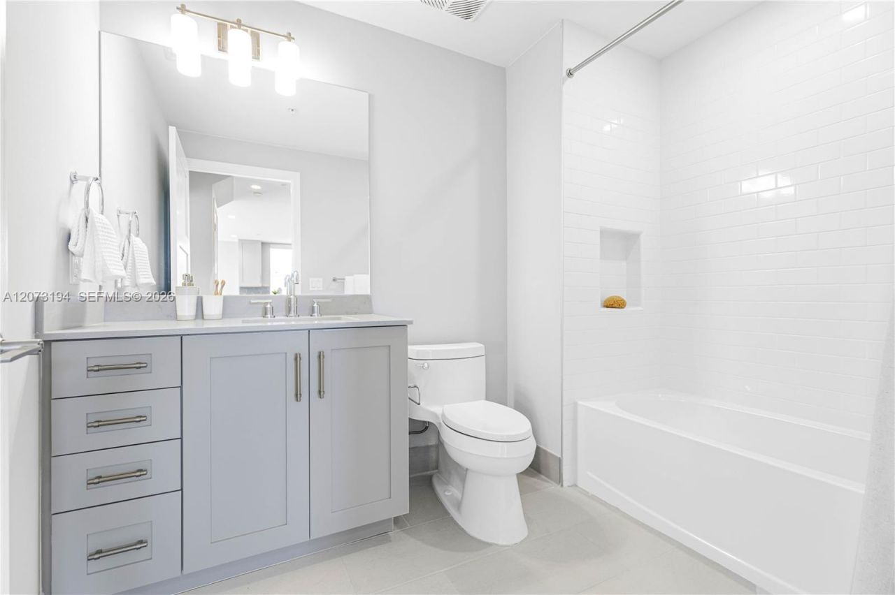 3335 Thomas Ave , Unit 412, Miami, FL 33133 Photo