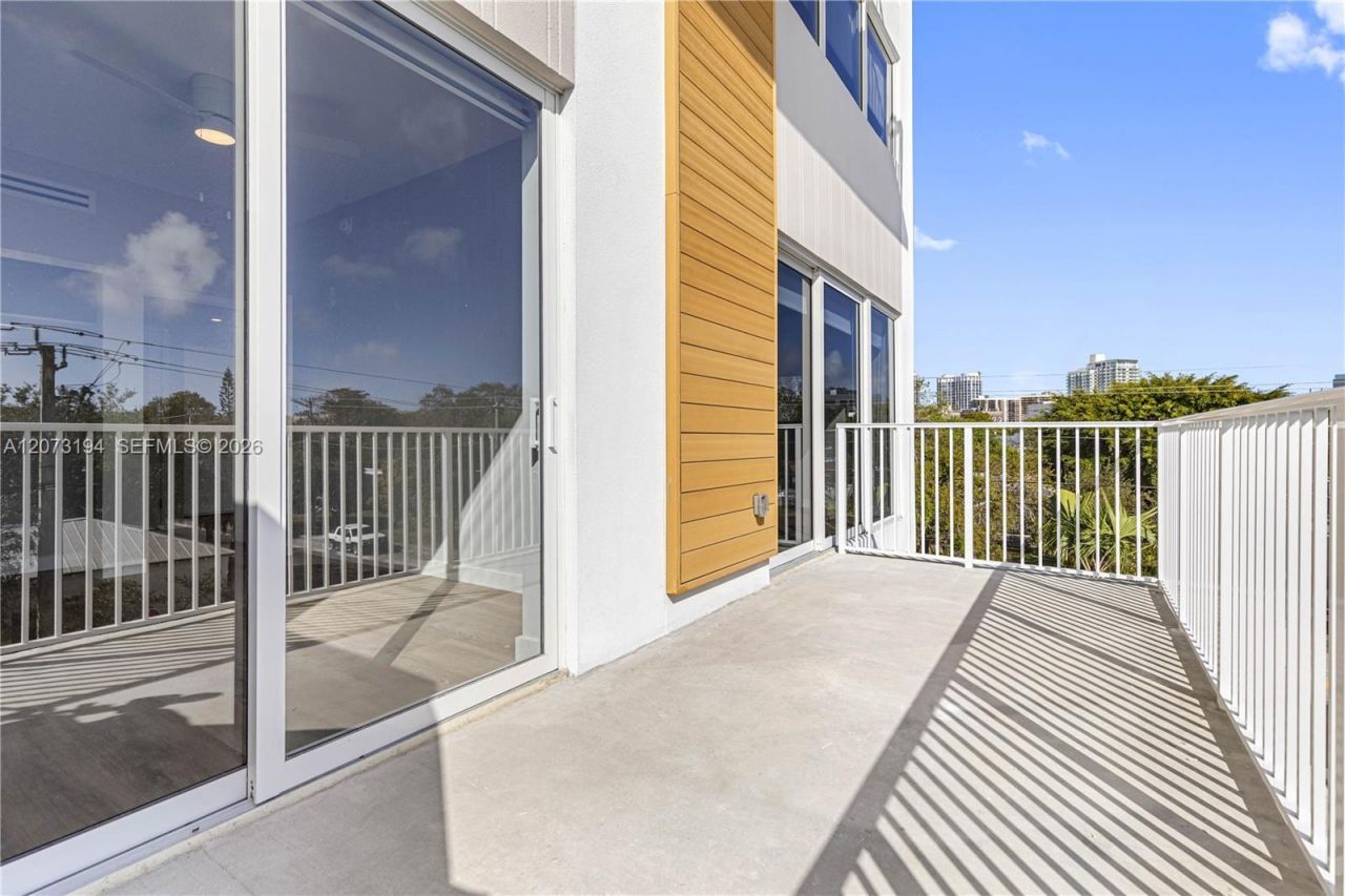 3335 Thomas Ave , Unit 412, Miami, FL 33133 Photo