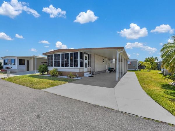 300 Shoreland DR , FORT MYERS, FL 33905