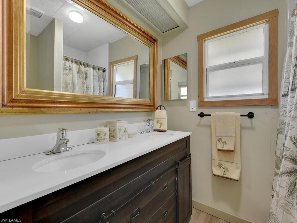 300 Shoreland Dr , Fort Myers, FL 33905 Photo