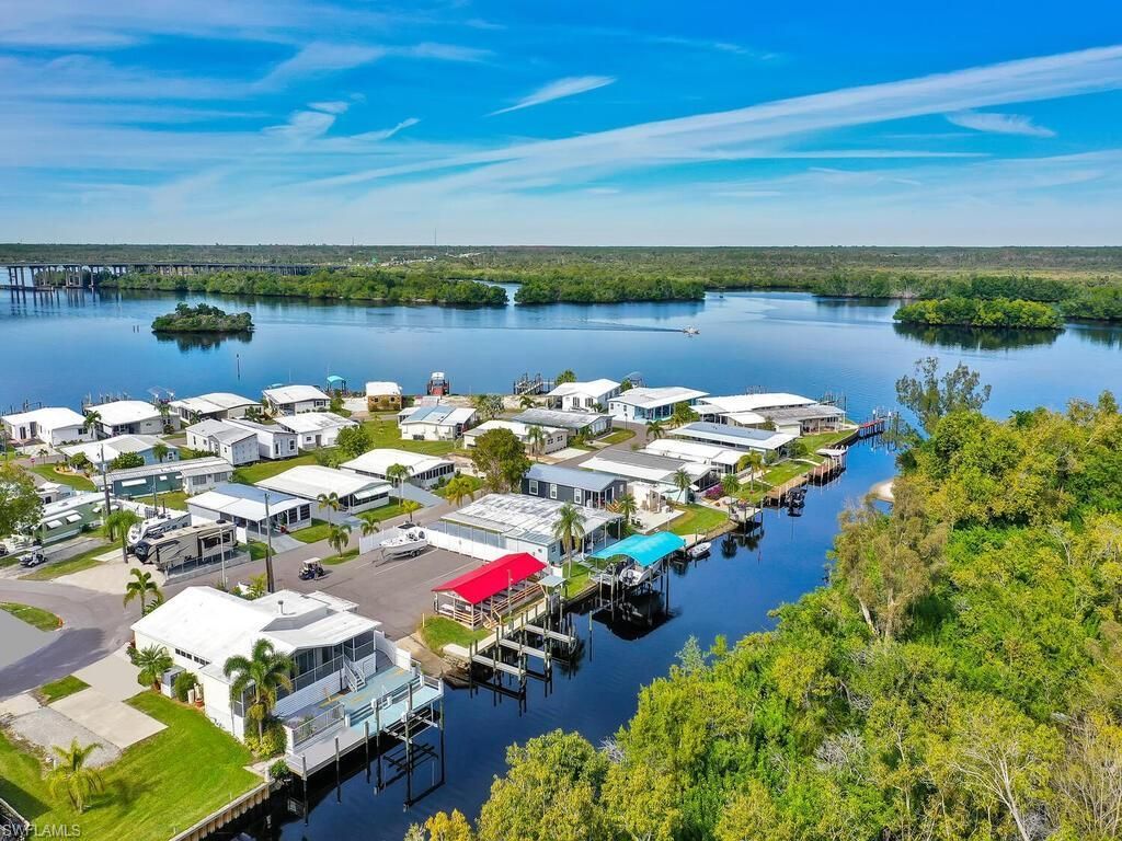 300 Shoreland Dr , Fort Myers, FL 33905 Photo