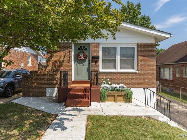 1520 Bredell Avenue, St Louis, MO 63117