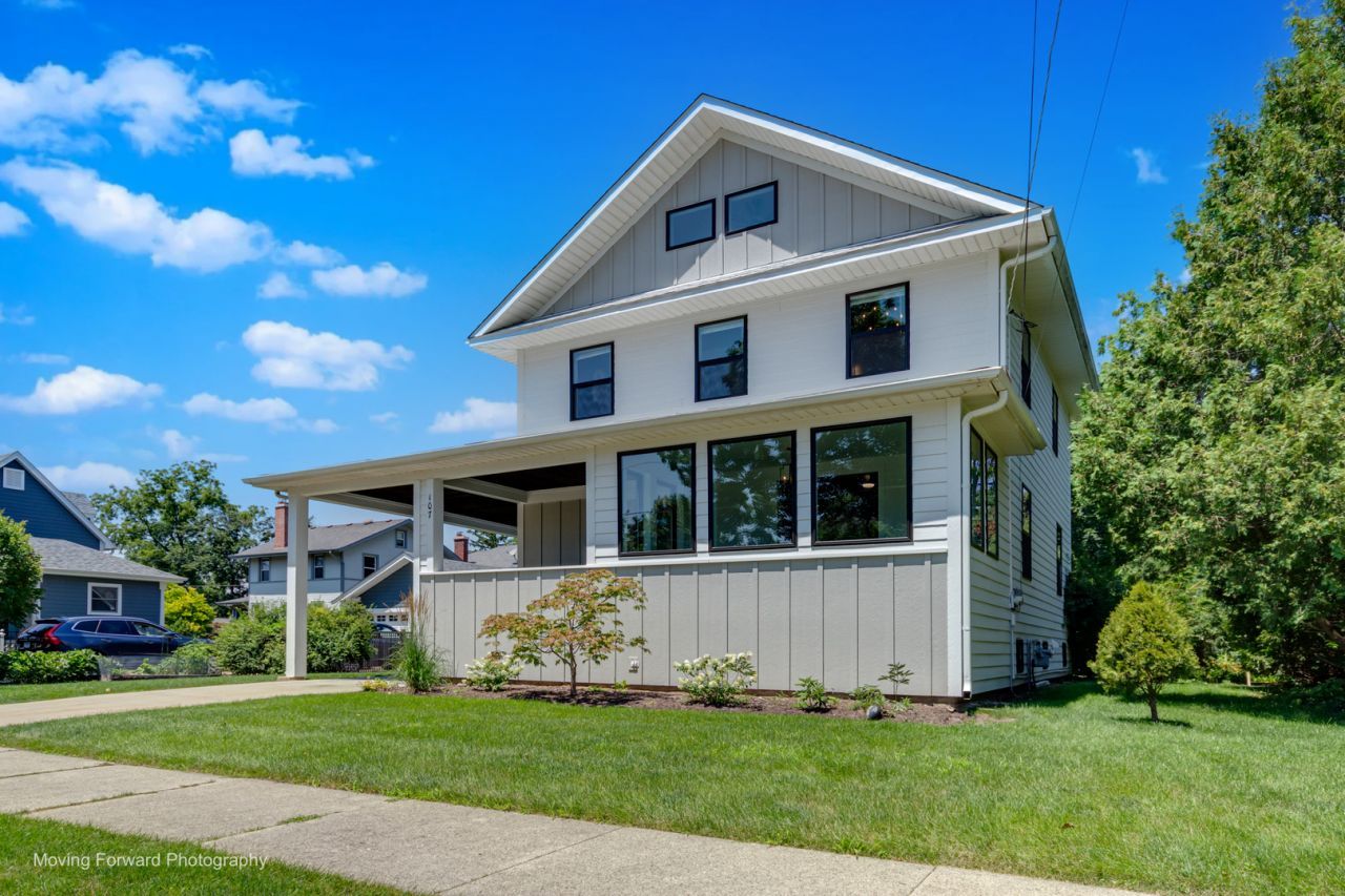 107 E Jefferson Avenue, Wheaton, IL 60187 Main Photo