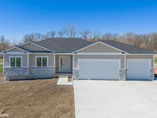 606 Harvest Hills Drive, Woodbine, IA 51579