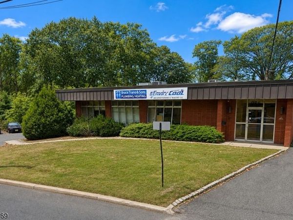 986 S Springfield Ave, Springfield, NJ 07081