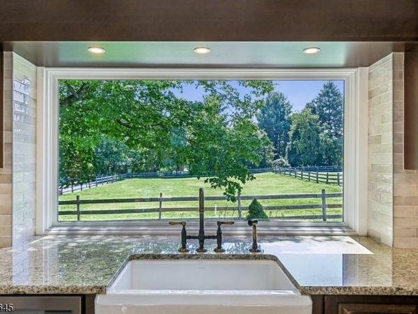 152 Lambertville HQ Rd, Delaware, NJ 08559