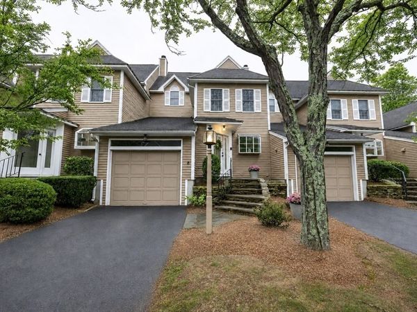 8 Fairway View Ln, Unit 8, Norton, MA 02766