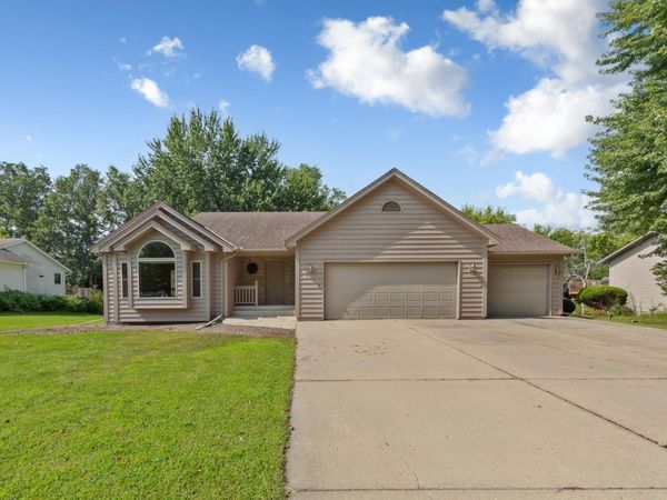 1160 Greenleaf Road, Owatonna, MN 55060