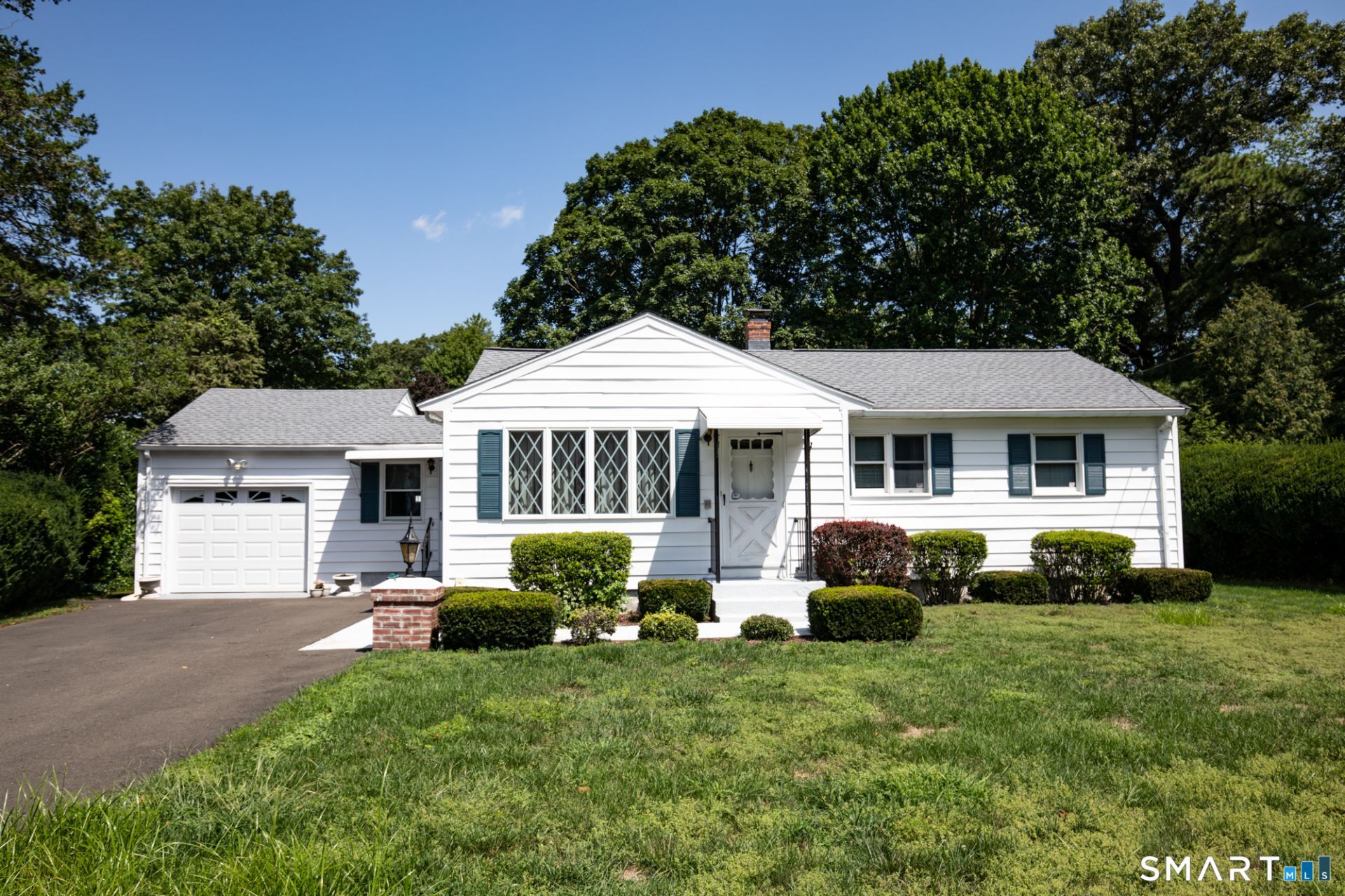 15 Goodwill, North Haven, CT 06473 Main Photo