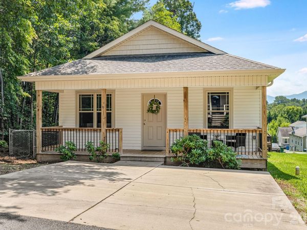 9 Coral Berry Drive , Candler, NC 28715